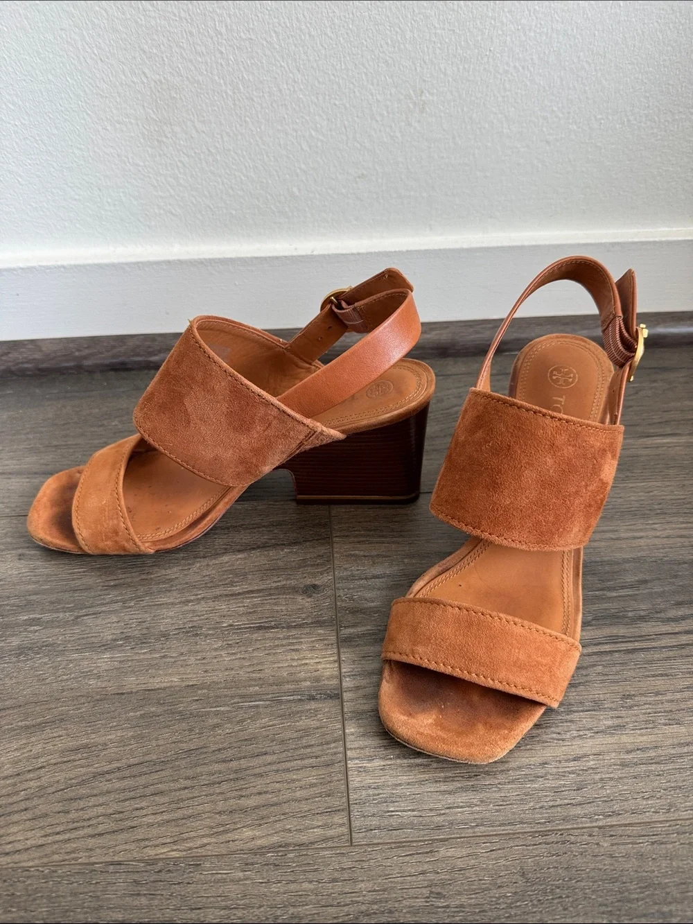 Tory Burch Selby Suede Block Heel Sandals in Cognac